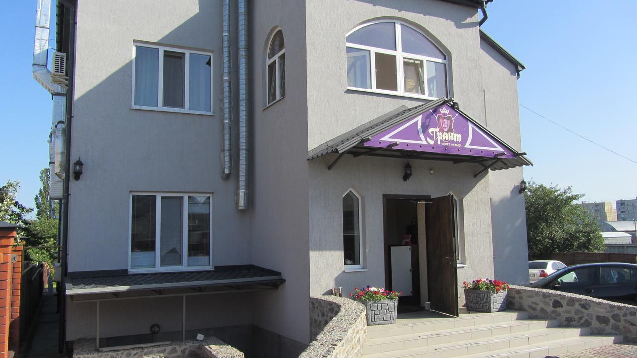 Hotel Grant Pesochin Exterior foto